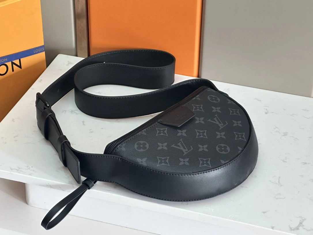 Mens Louis Vuitton Satchel Bags Sustainable 91714