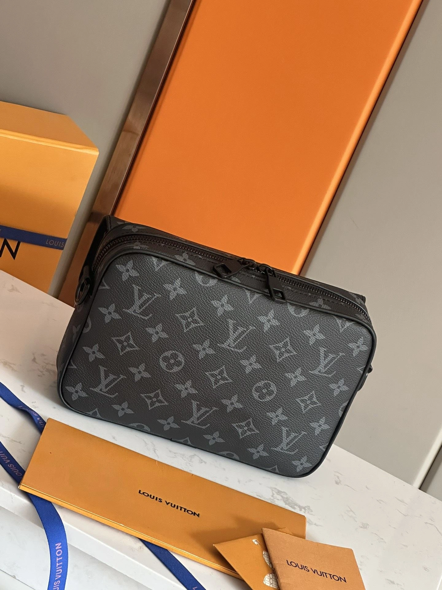 Mens Louis Vuitton Satchel Bags Resilient 91713