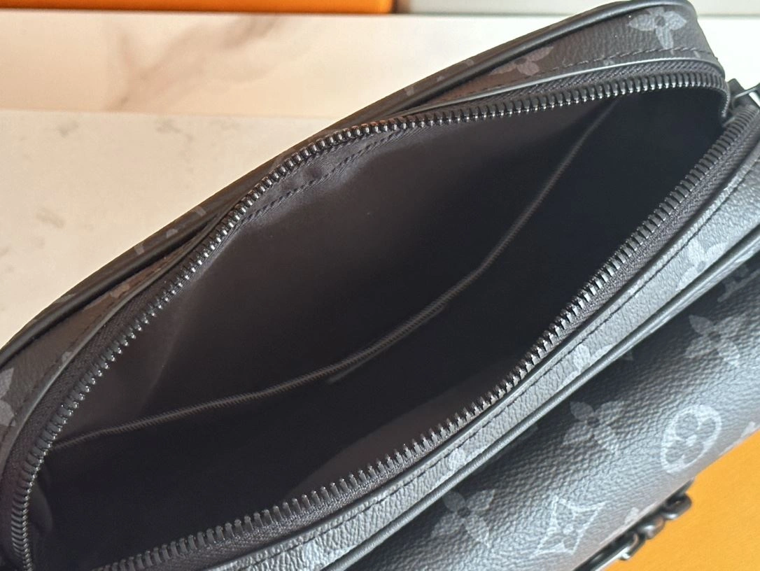 Mens Louis Vuitton Satchel Bags Resilient 91713
