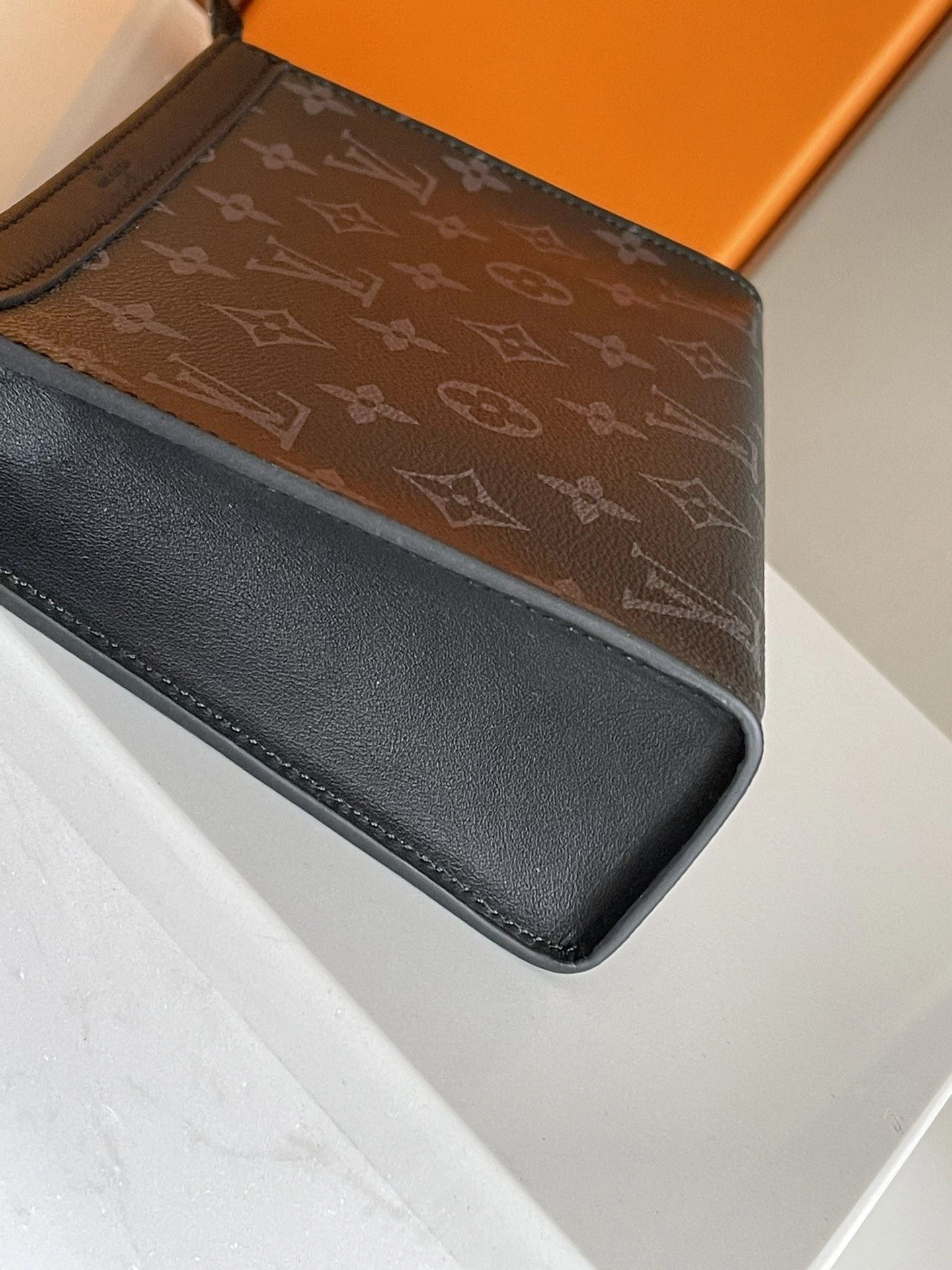 Mens Louis Vuitton Satchel Bags Seasonal 91706