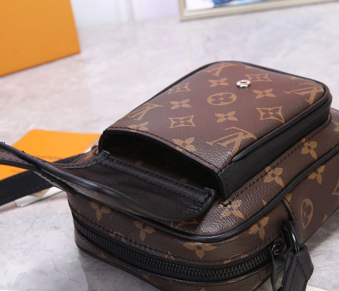 Mens Louis Vuitton Satchel Bags Versatile 91702