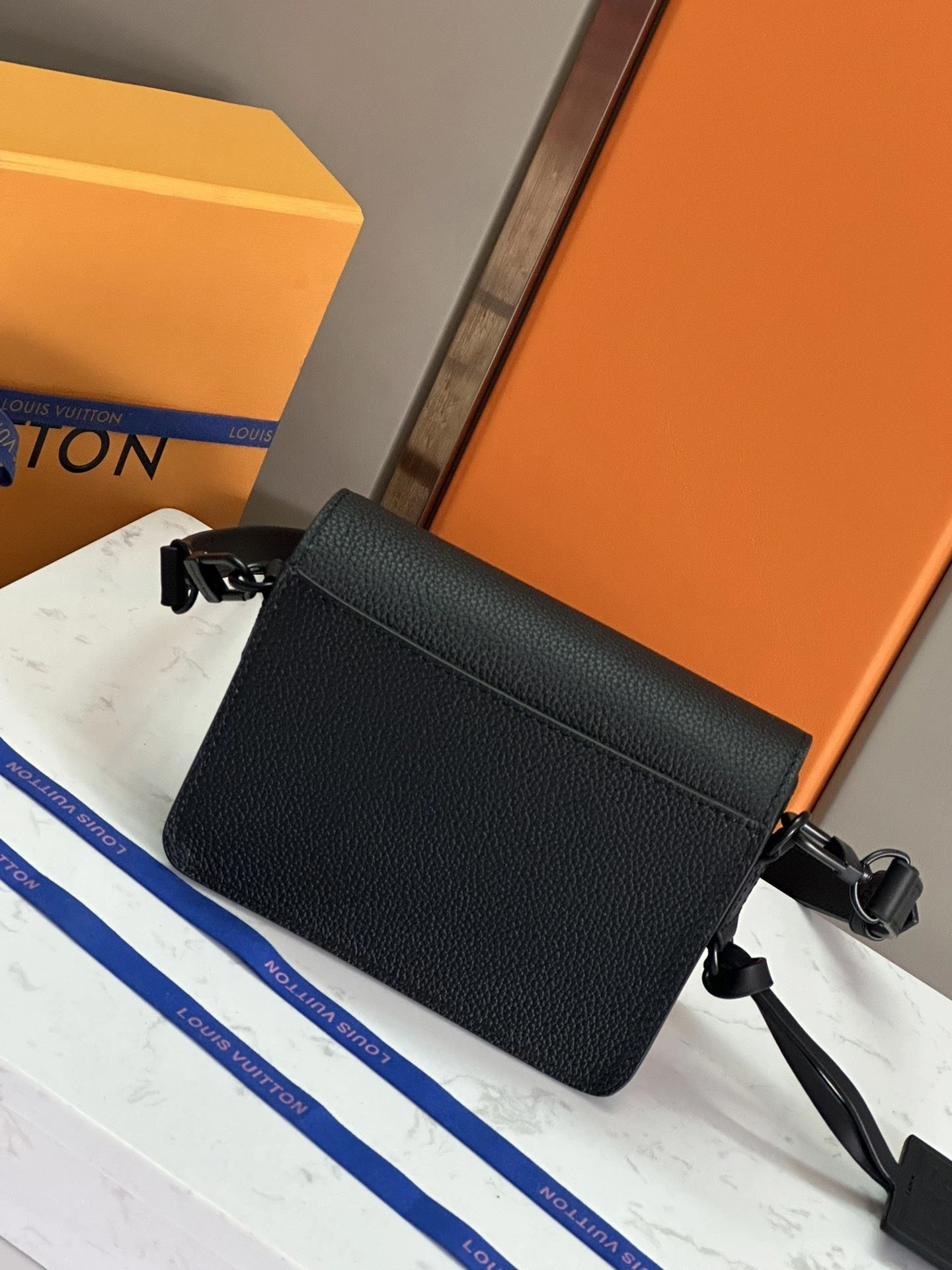 SunProtective Mens Louis Vuitton Satchel Bags 91690