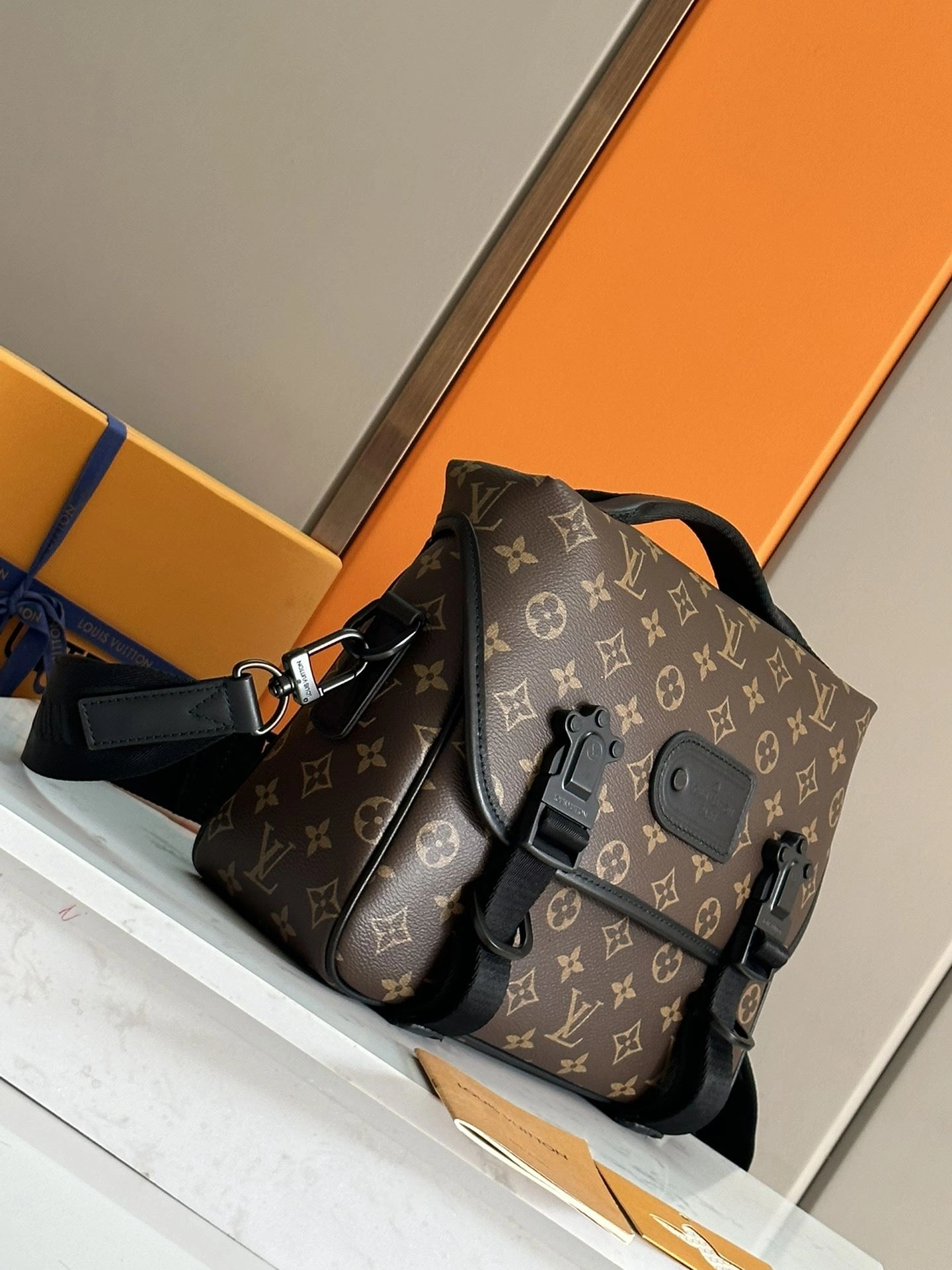 Mens Louis Vuitton Satchel Bags Minimalist 91676