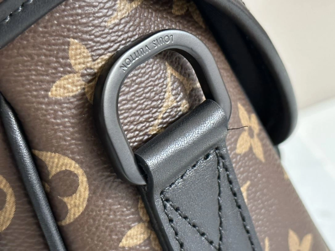 Mens Louis Vuitton Satchel Bags Minimalist 91676
