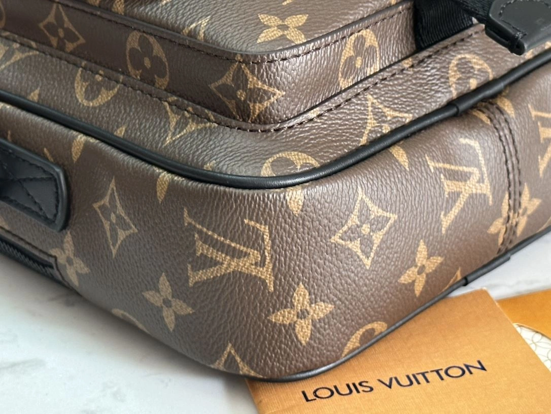 Mens Louis Vuitton Satchel Bags Durable 91675