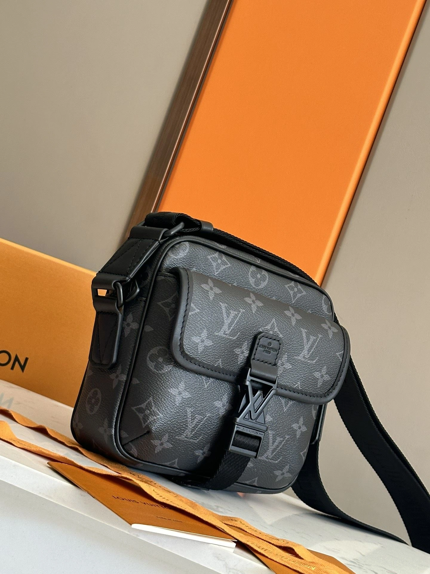 Mens Louis Vuitton Satchel Bags ZipUp 91655