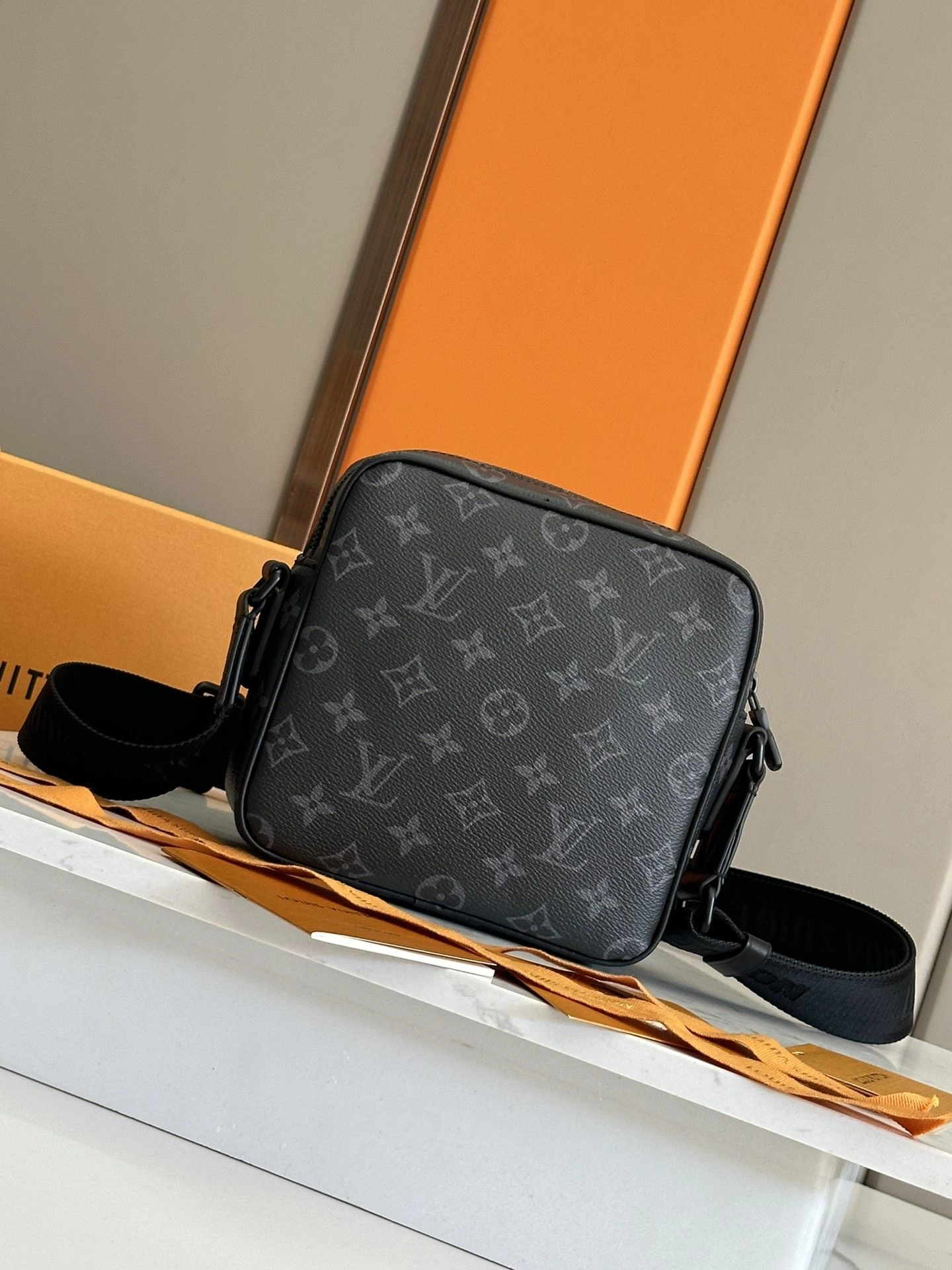 Mens Louis Vuitton Satchel Bags ZipUp 91655