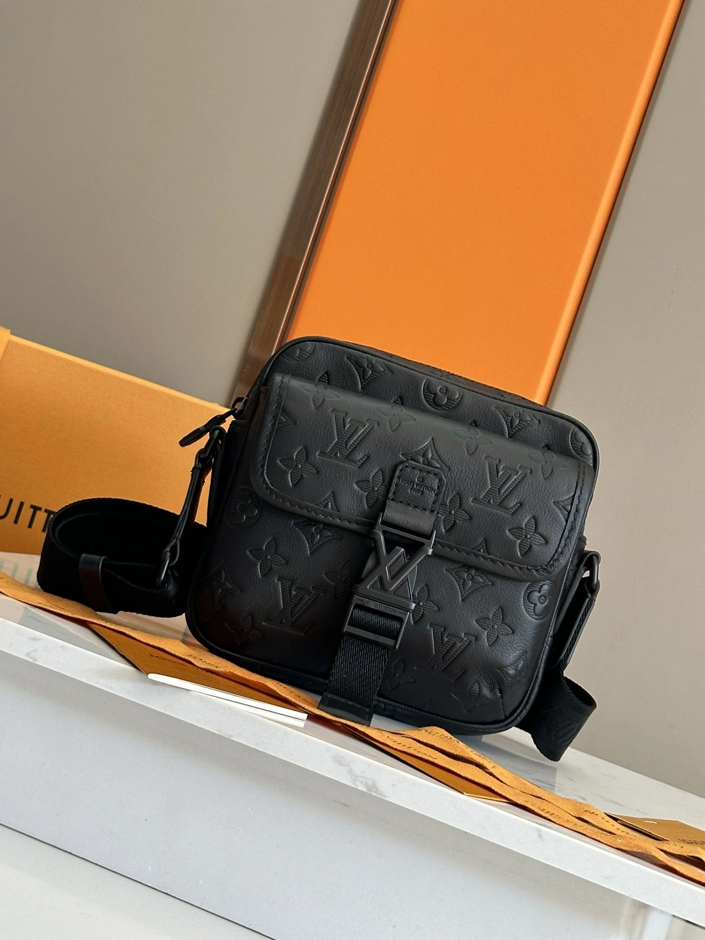 Mens Louis Vuitton Satchel Bags Compact 91686