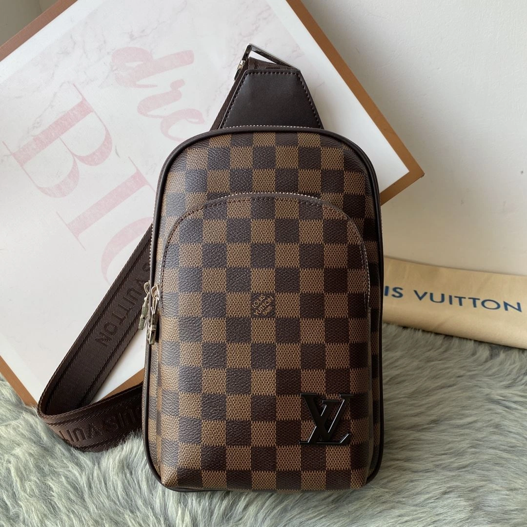 Elegant Mens Louis Vuitton Waist Chest Packs 92690