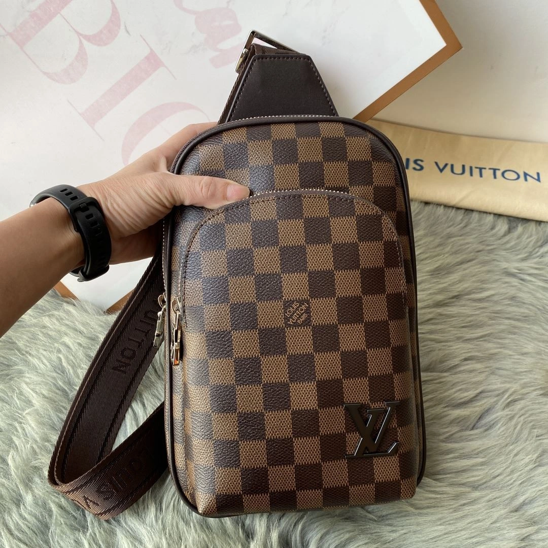 Elegant Mens Louis Vuitton Waist Chest Packs 92690