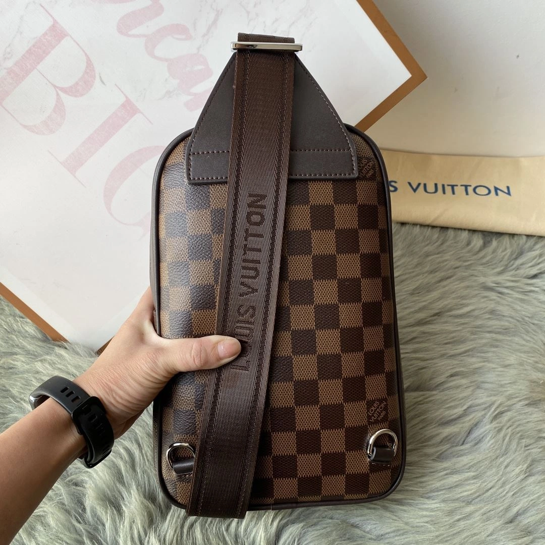 Elegant Mens Louis Vuitton Waist Chest Packs 92690