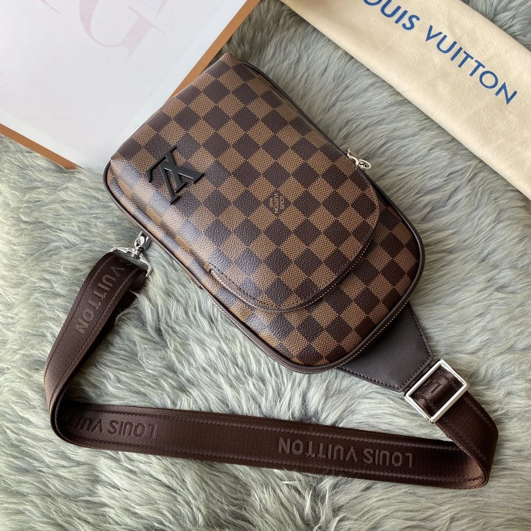Elegant Mens Louis Vuitton Waist Chest Packs 92690