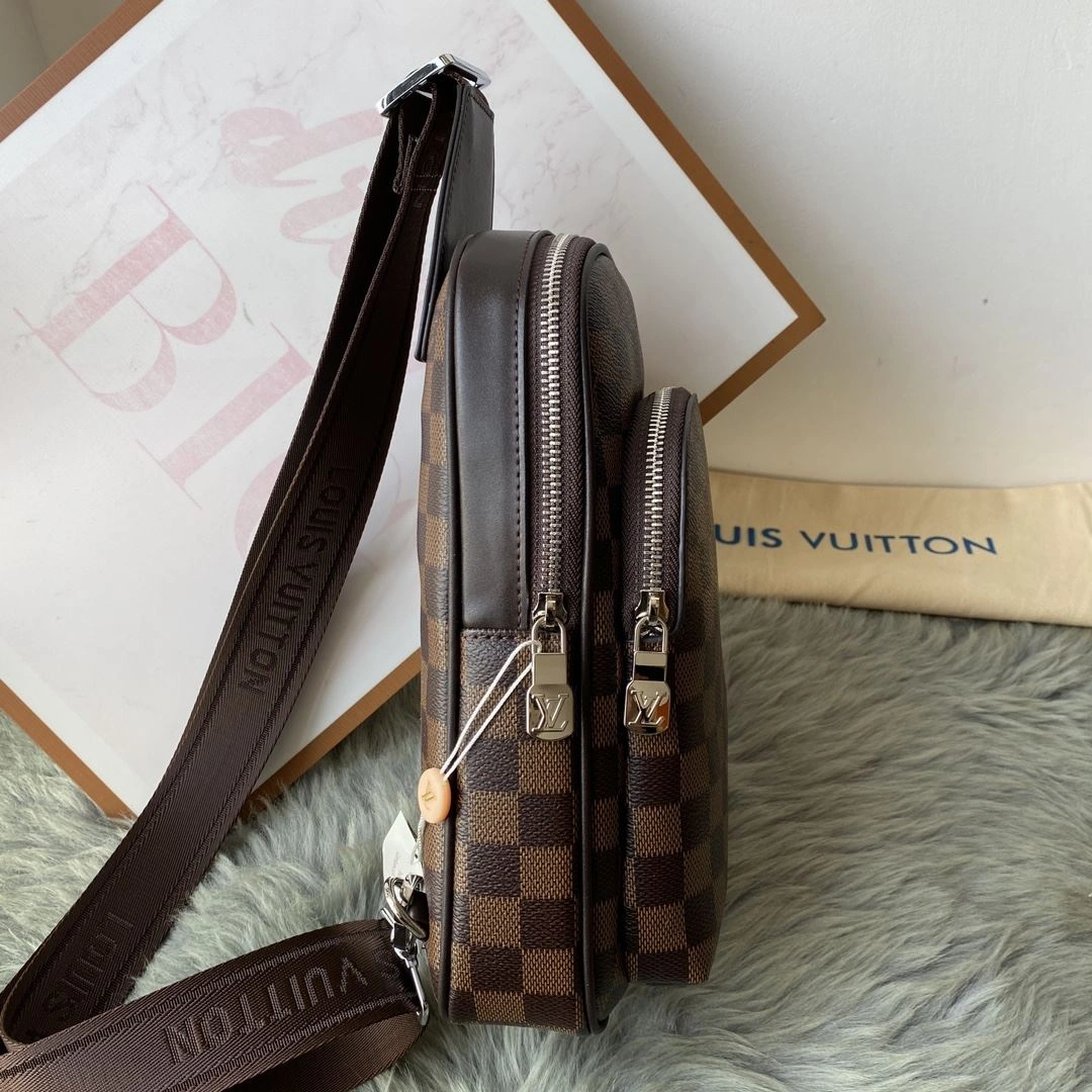 Elegant Mens Louis Vuitton Waist Chest Packs 92690