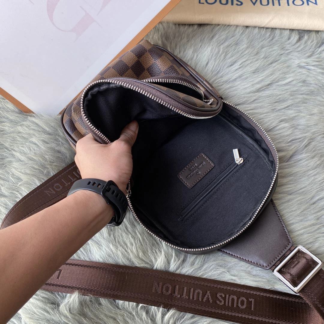 Elegant Mens Louis Vuitton Waist Chest Packs 92690