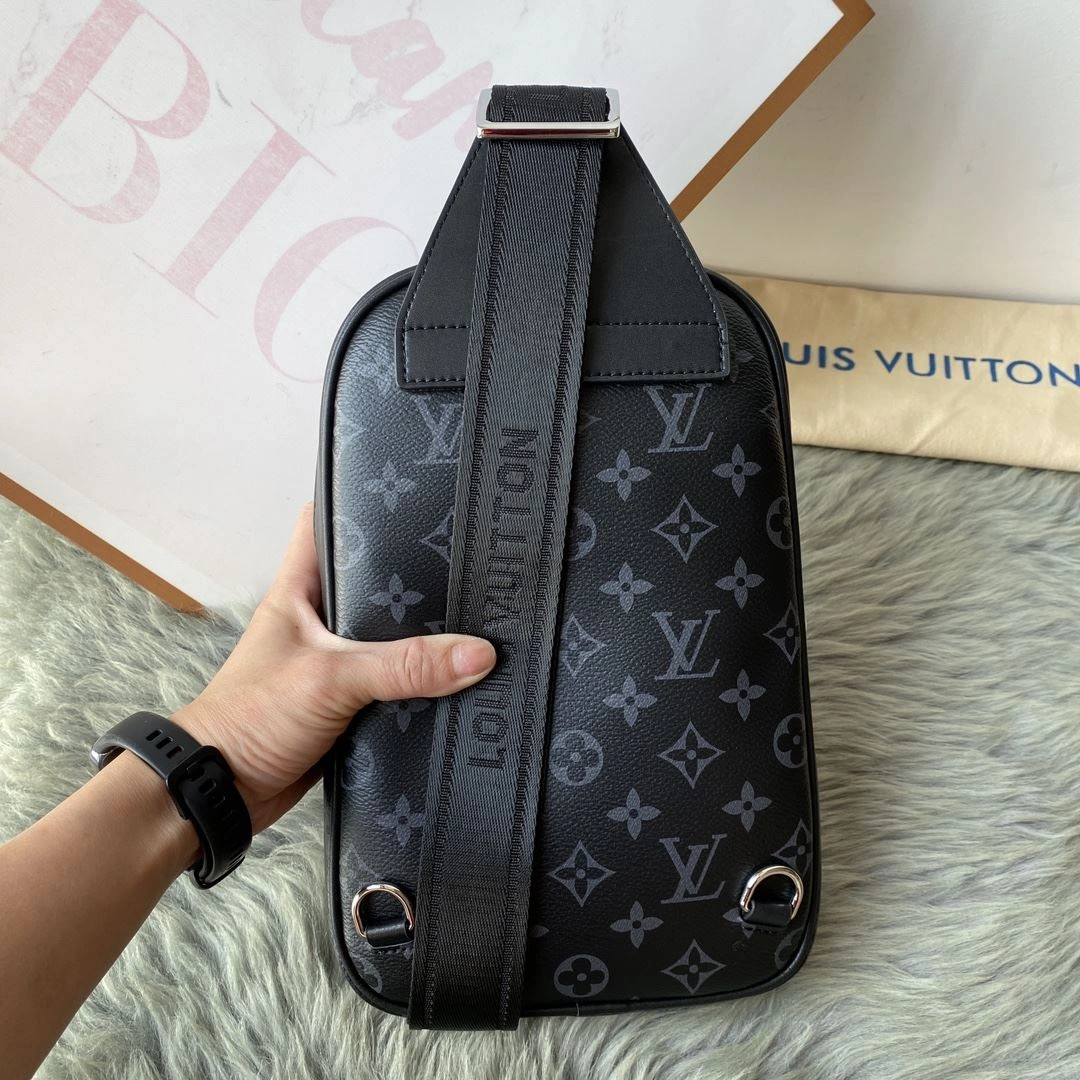 Mens Louis Vuitton Waist Chest Packs Lightweight 92674