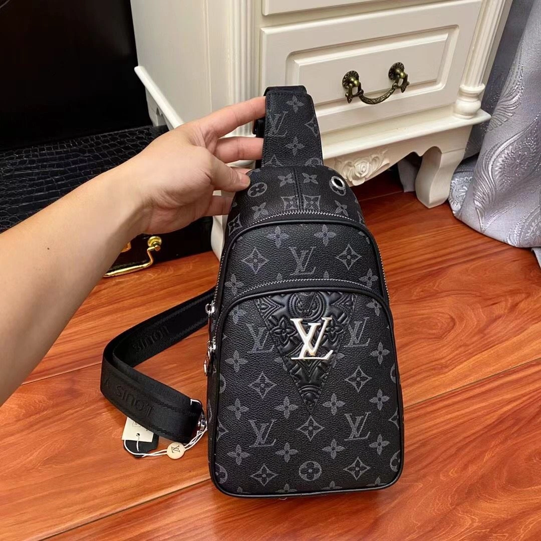 Stretchable Mens Louis Vuitton Waist Chest Packs 92655