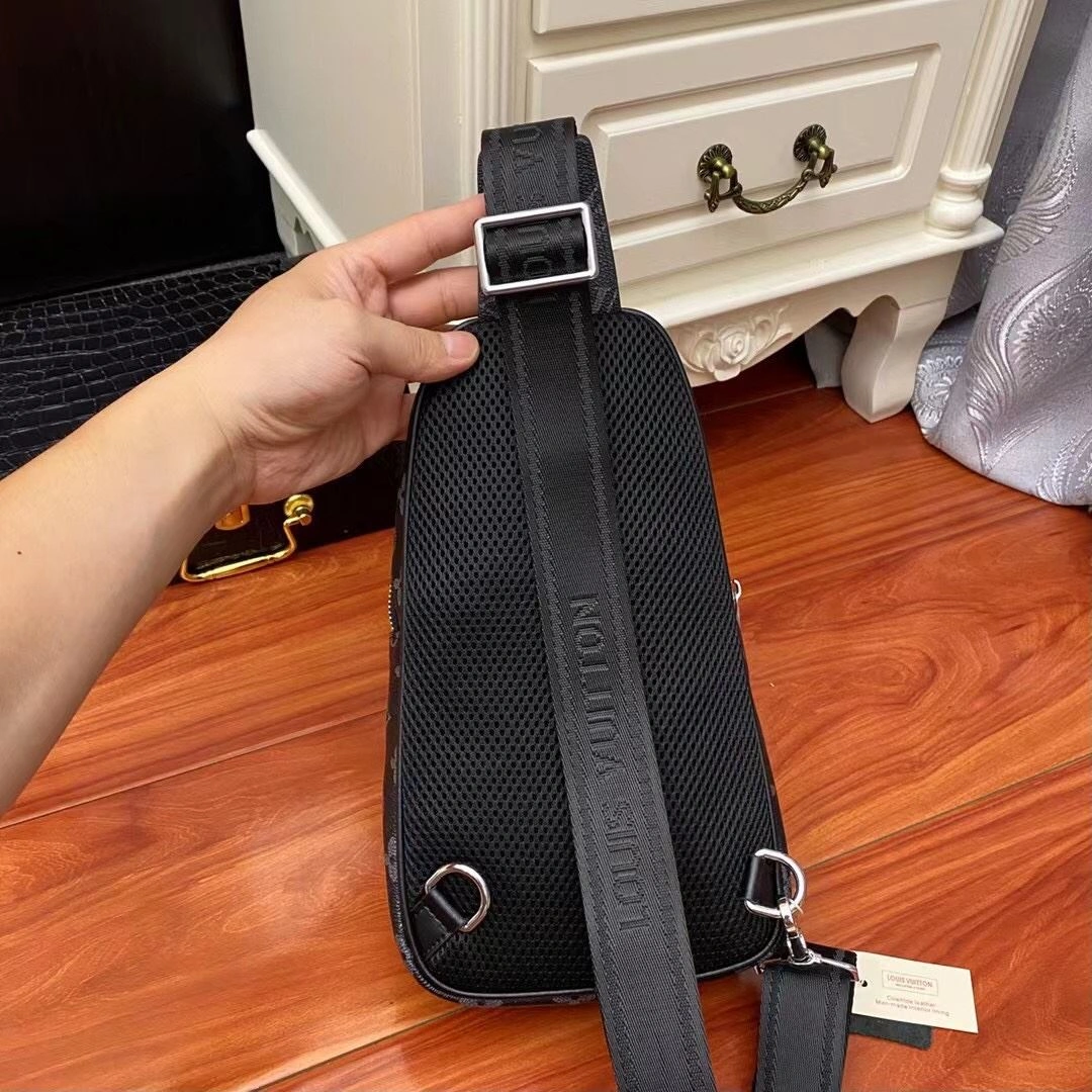 Stretchable Mens Louis Vuitton Waist Chest Packs 92655