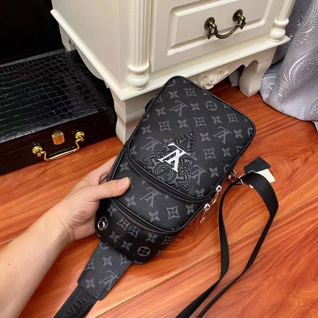 Stretchable Mens Louis Vuitton Waist Chest Packs 92655