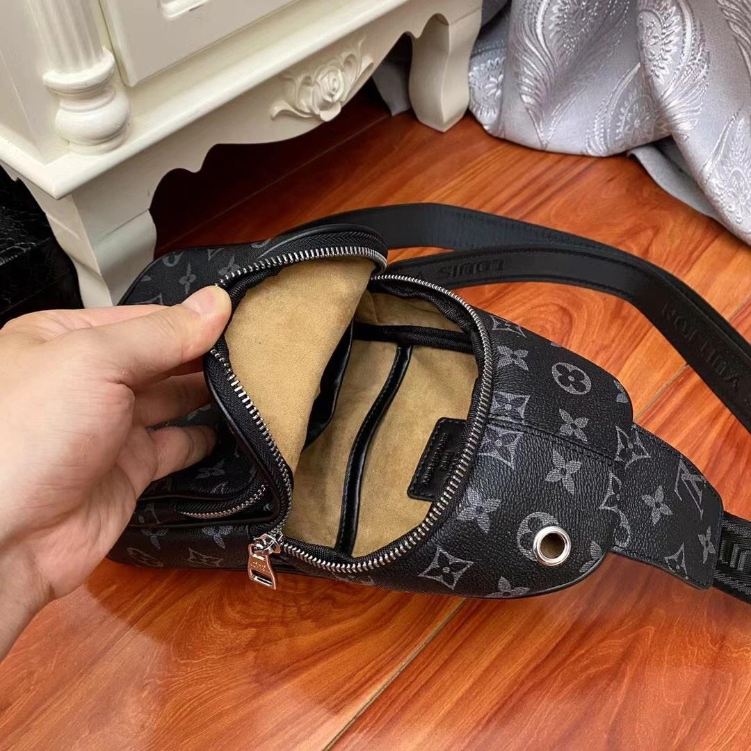 Stretchable Mens Louis Vuitton Waist Chest Packs 92655