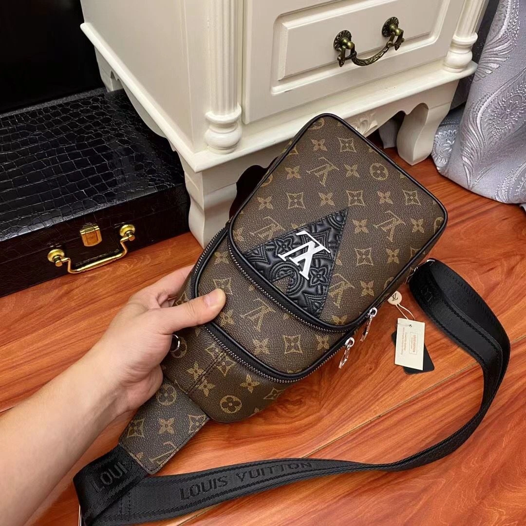 StreetReady Mens Louis Vuitton Waist Chest Packs 92648