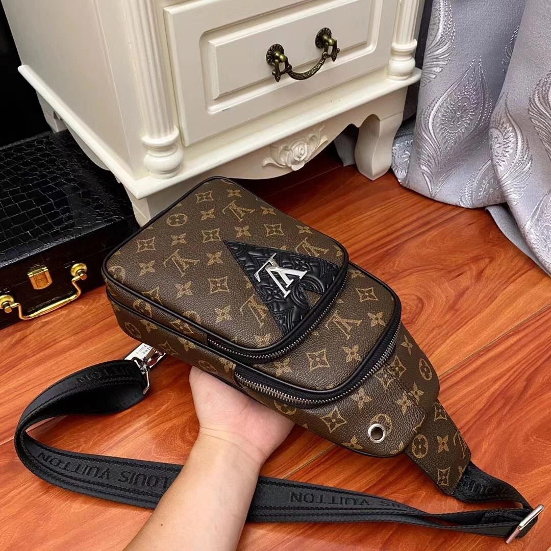 StreetReady Mens Louis Vuitton Waist Chest Packs 92648
