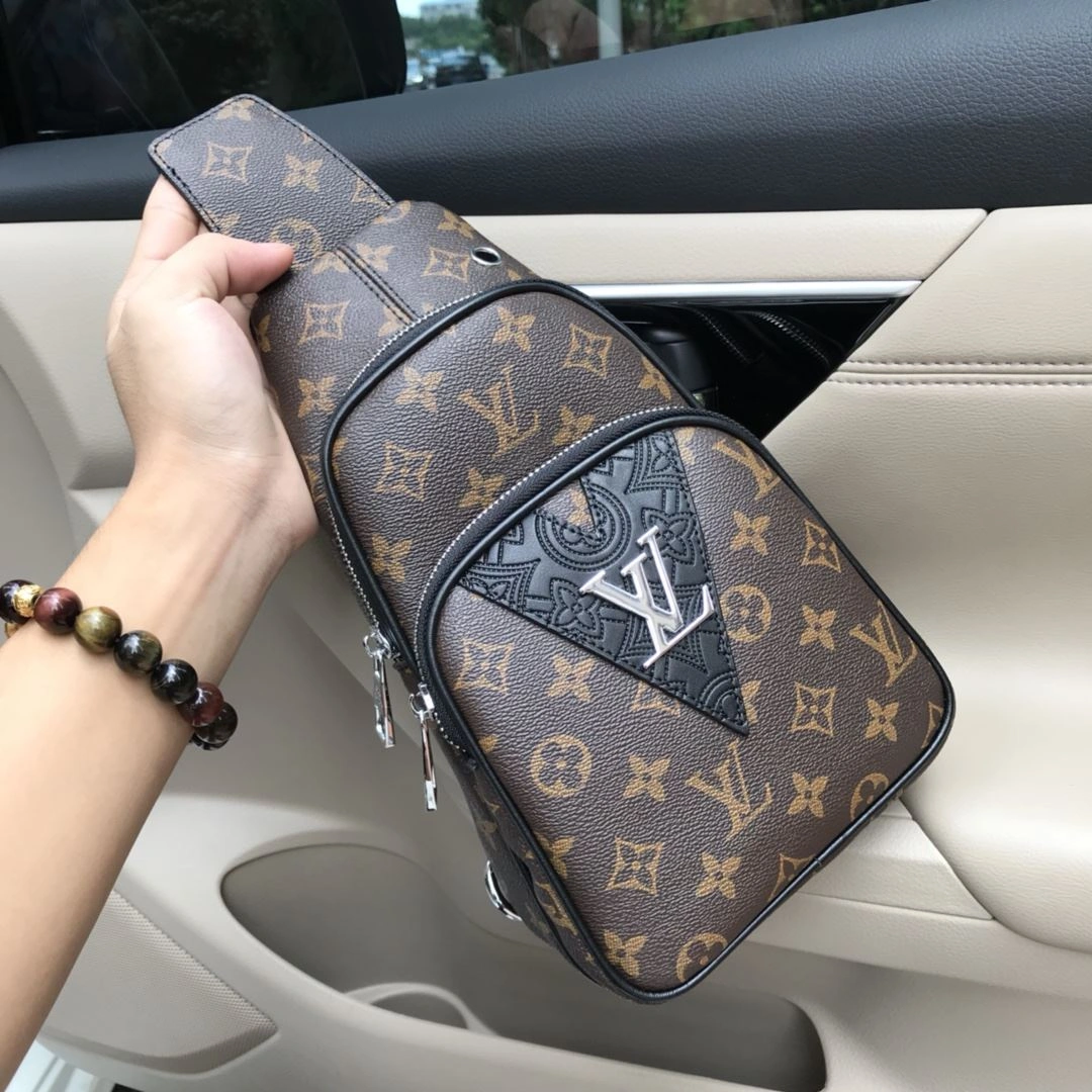 Sophisticated Mens Louis Vuitton Waist Chest Packs 92654