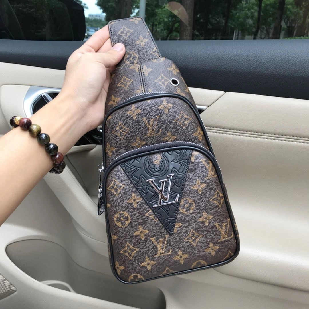 Sophisticated Mens Louis Vuitton Waist Chest Packs 92654