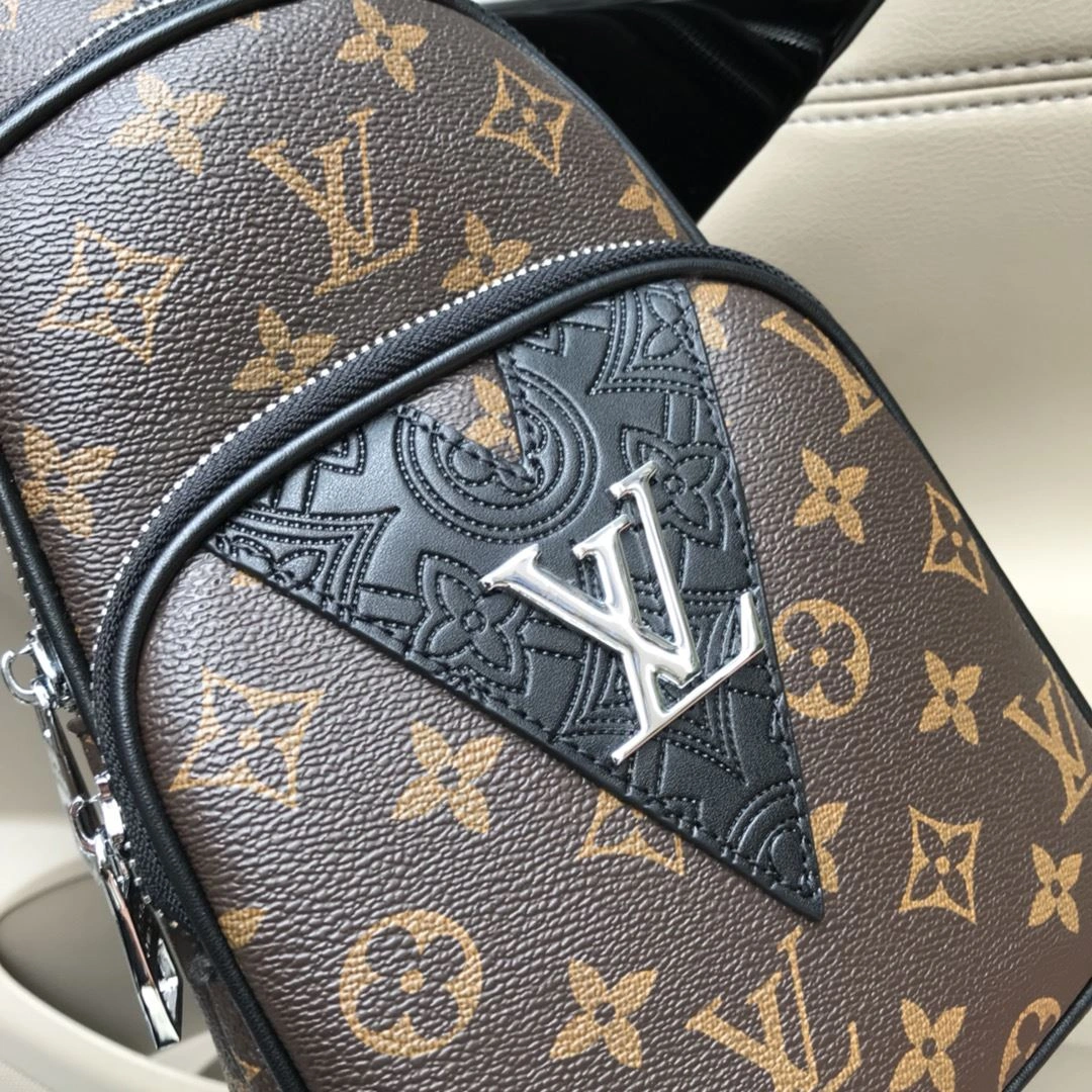 Sophisticated Mens Louis Vuitton Waist Chest Packs 92654