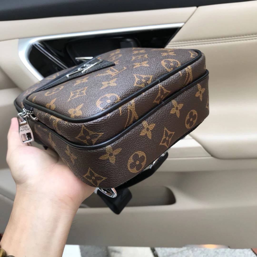 Sophisticated Mens Louis Vuitton Waist Chest Packs 92654