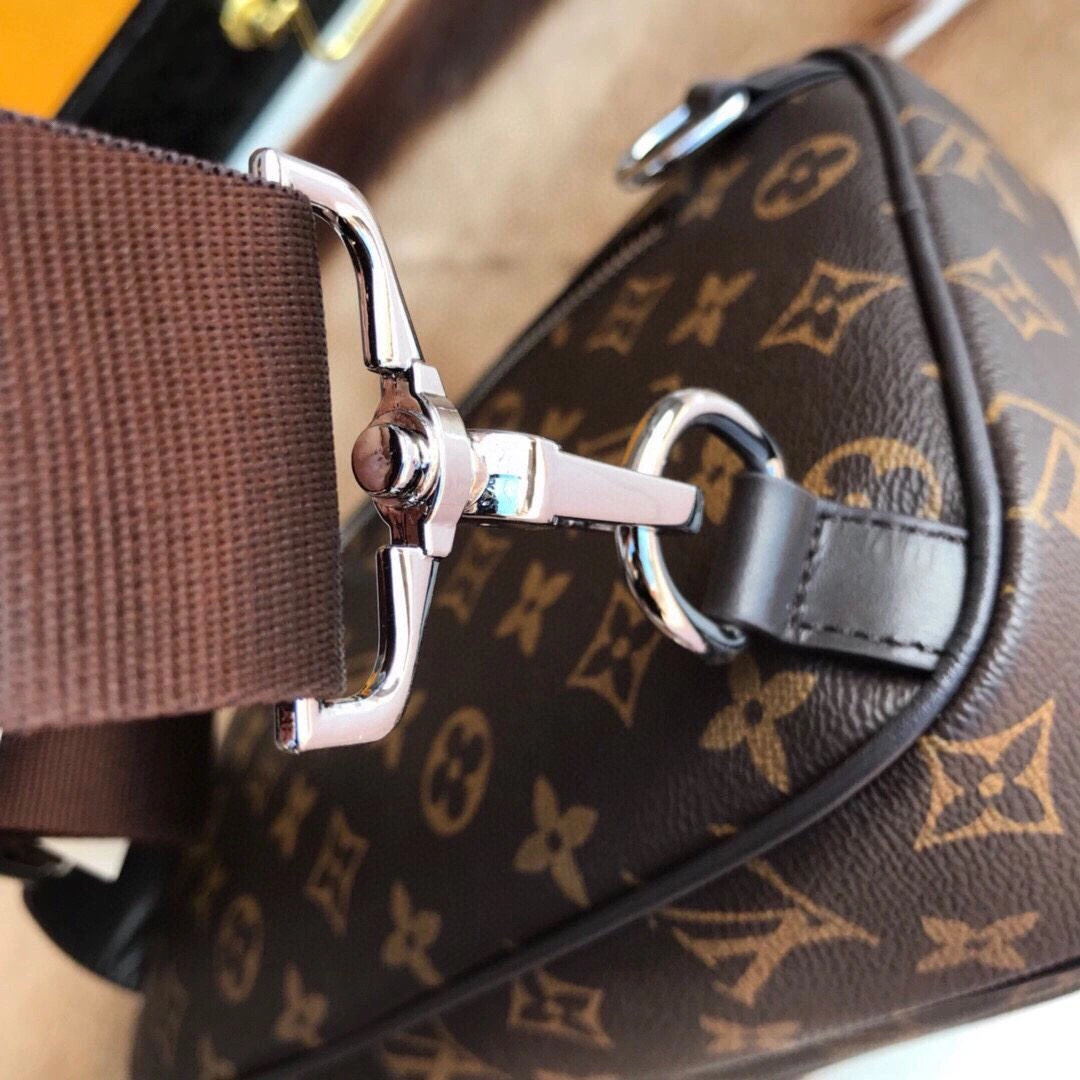 Attractive Mens Louis Vuitton Waist Chest Packs 92660