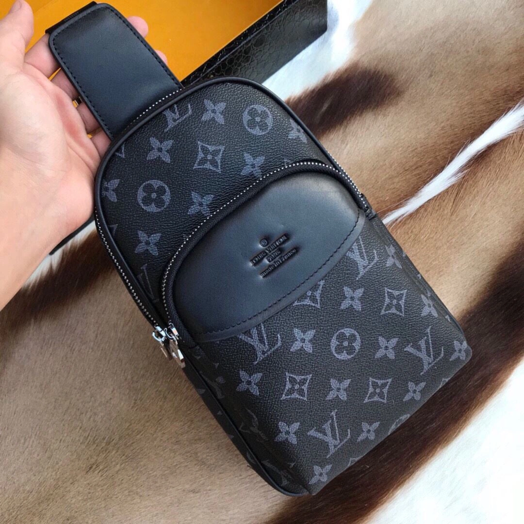 Unisex Mens Louis Vuitton Waist Chest Packs 92672