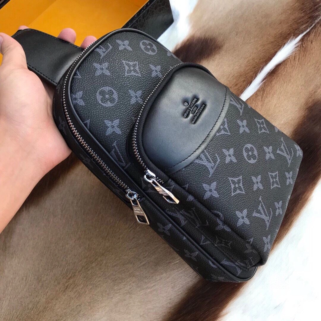 Unisex Mens Louis Vuitton Waist Chest Packs 92672