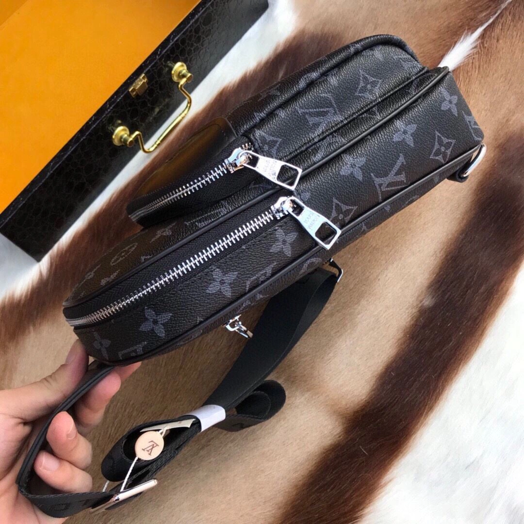 Unisex Mens Louis Vuitton Waist Chest Packs 92672