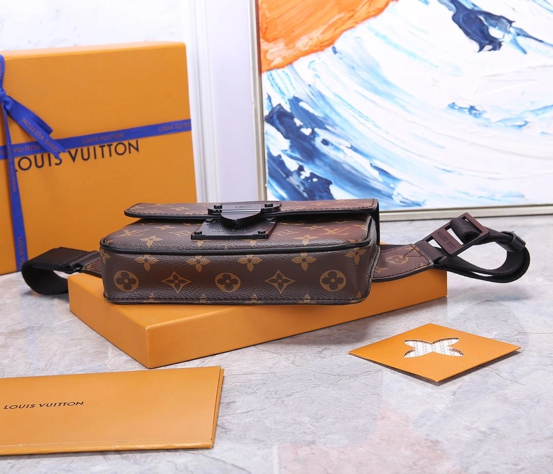 Mens Louis Vuitton Waist Chest Packs Practical 91636