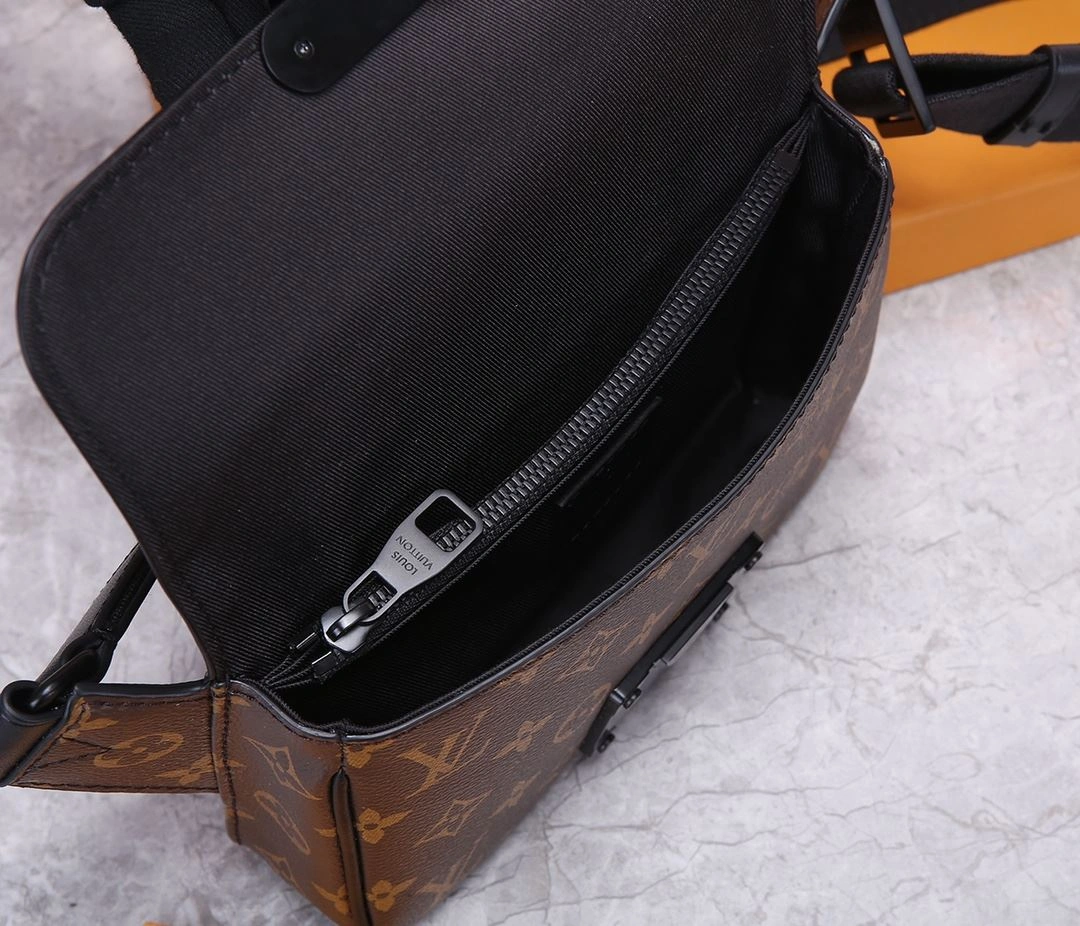 Mens Louis Vuitton Waist Chest Packs Practical 91636