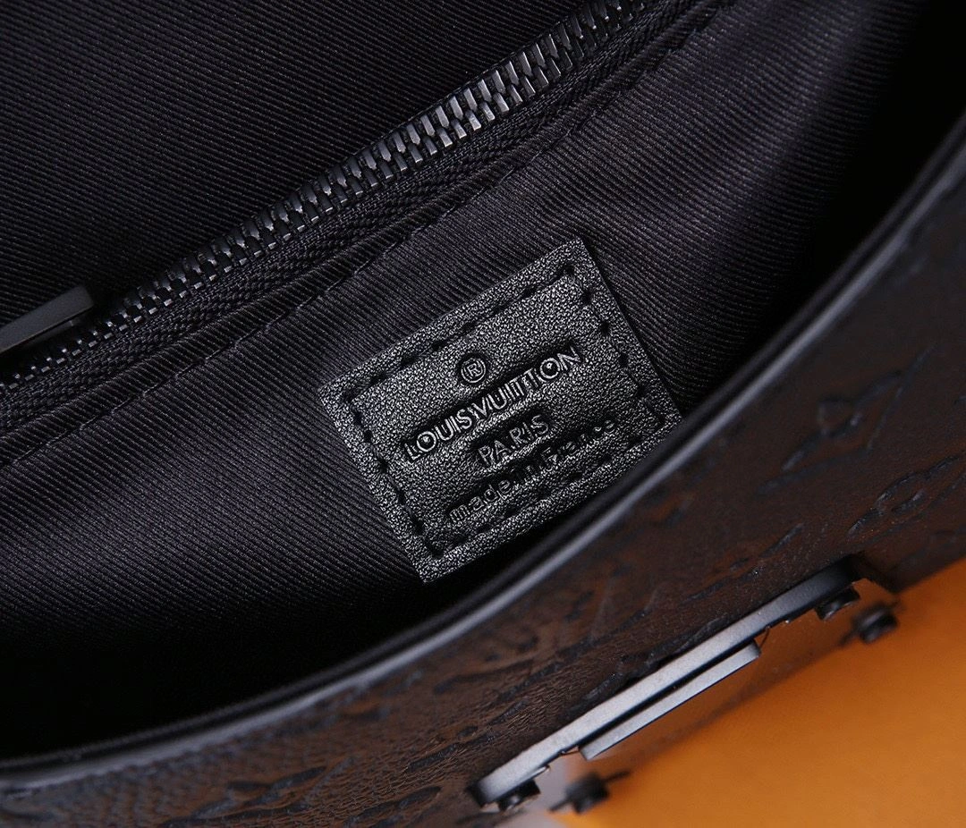 AllSeason Mens Louis Vuitton Waist Chest Packs 91634