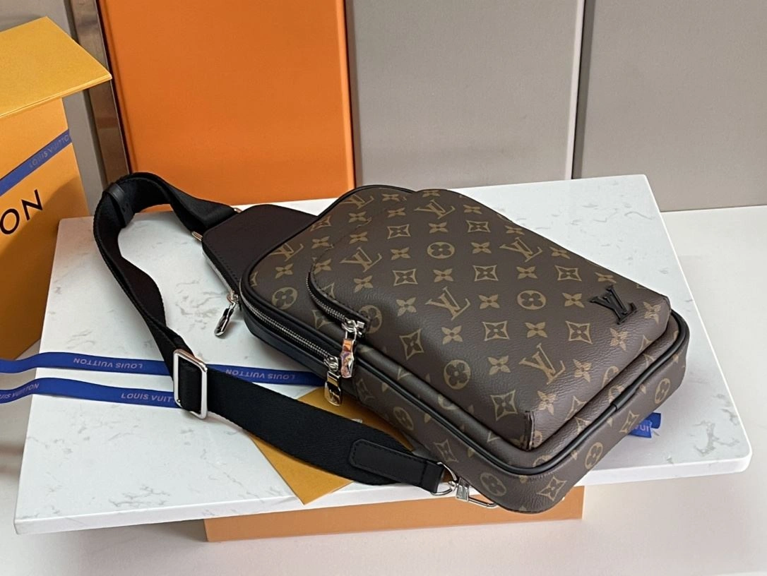 Mens Louis Vuitton Waist Chest Packs TimelessDesign 91633