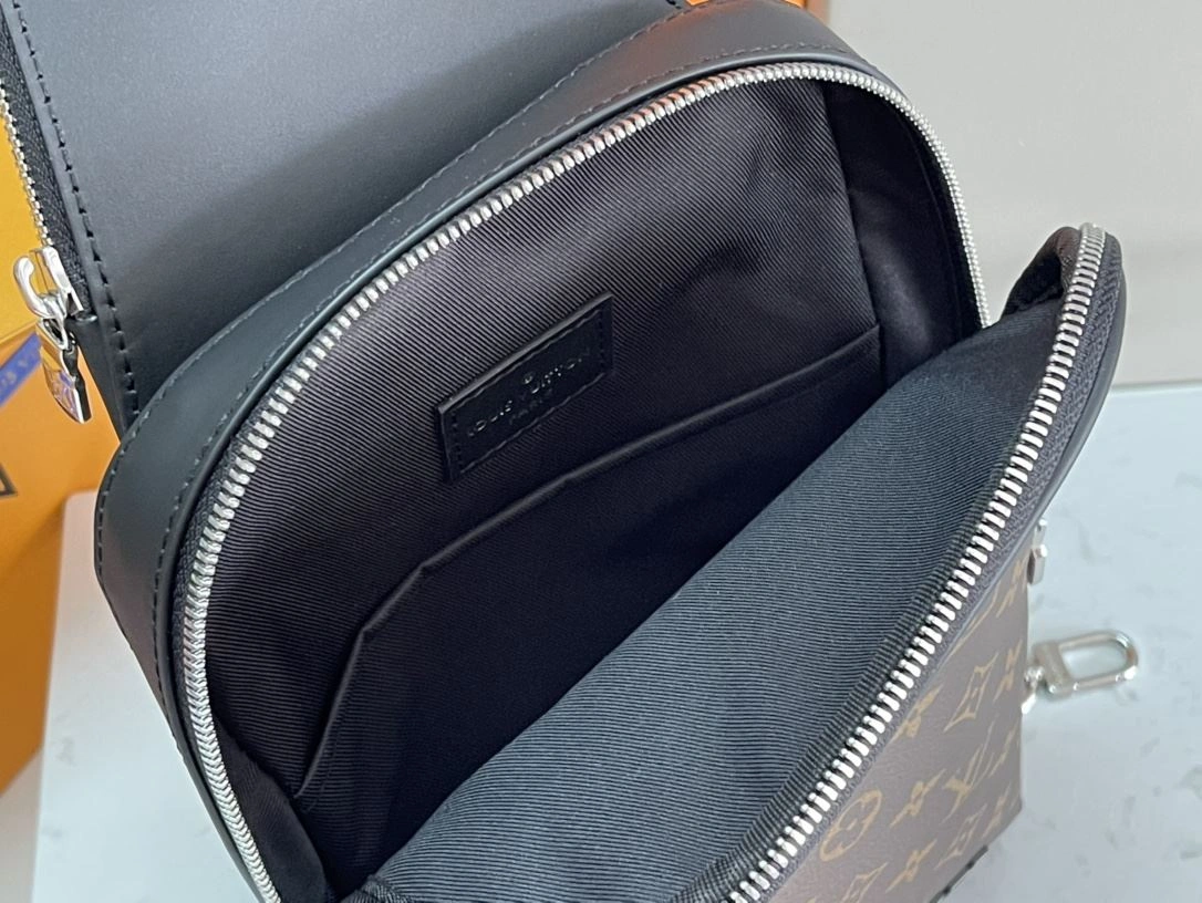 Mens Louis Vuitton Waist Chest Packs TimelessDesign 91633
