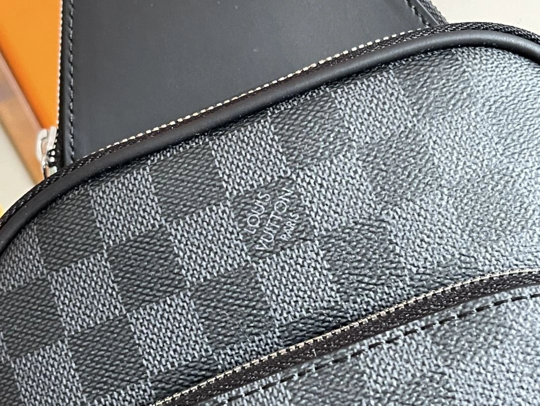 Mens Louis Vuitton Waist Chest Packs Bold 91626