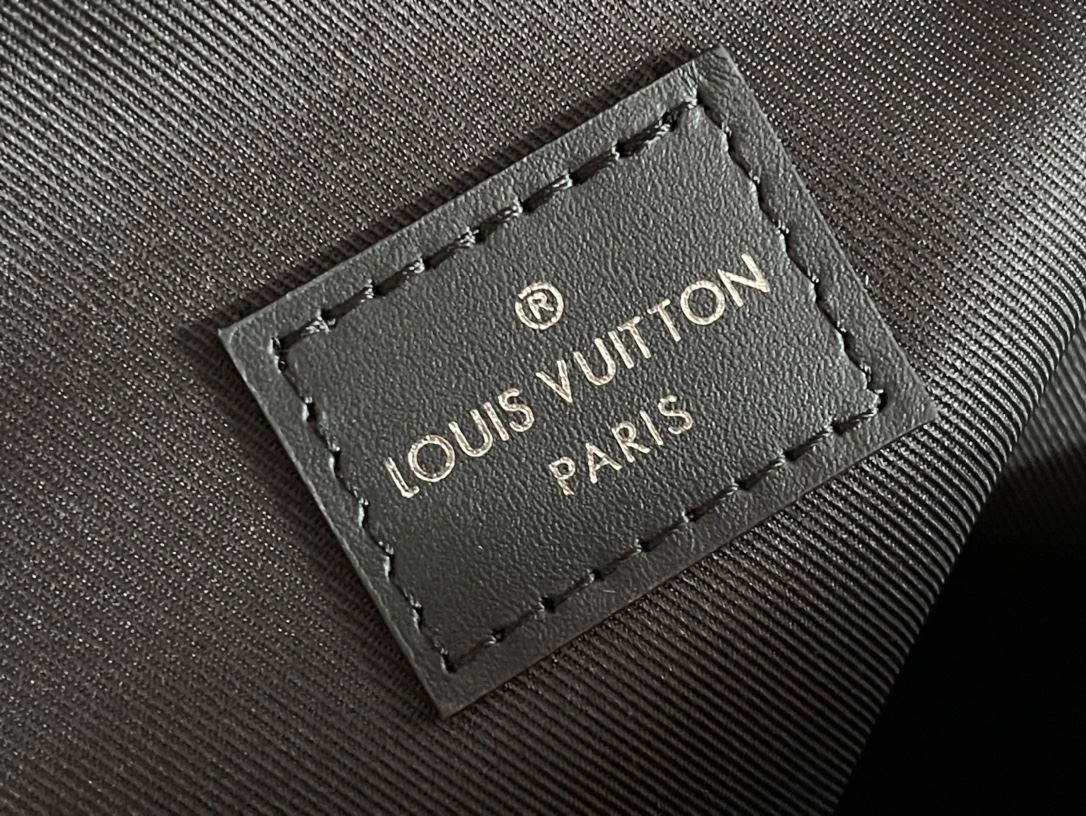 Mens Louis Vuitton Waist Chest Packs Bold 91626