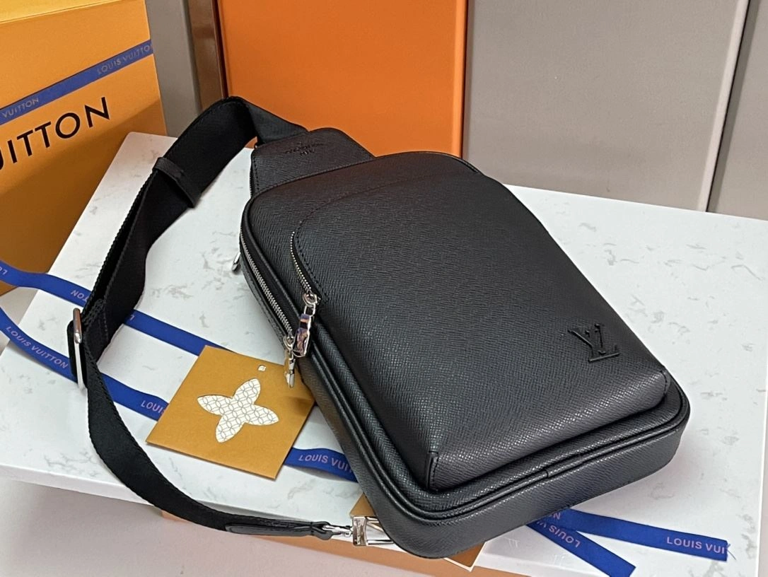 Mens Louis Vuitton Waist Chest Packs Sleek 91627