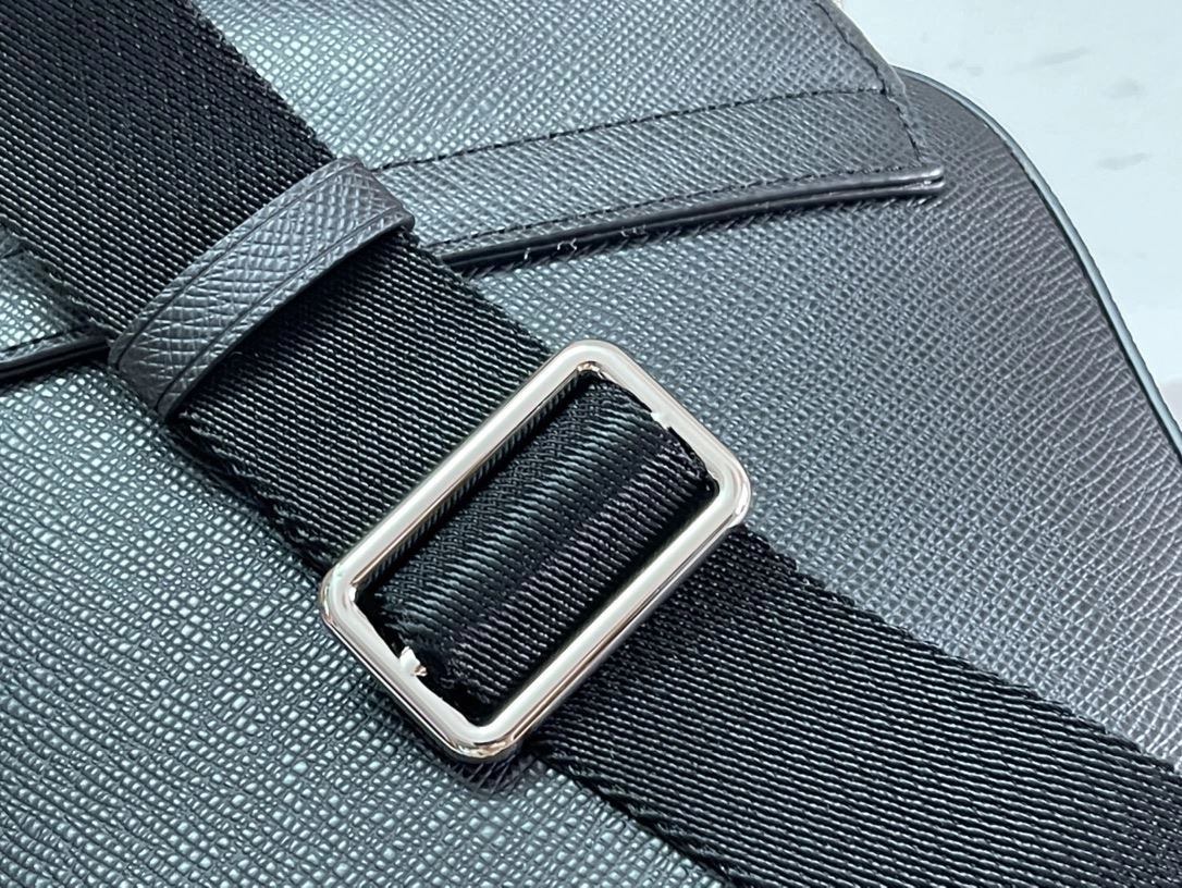Mens Louis Vuitton Waist Chest Packs Sleek 91627