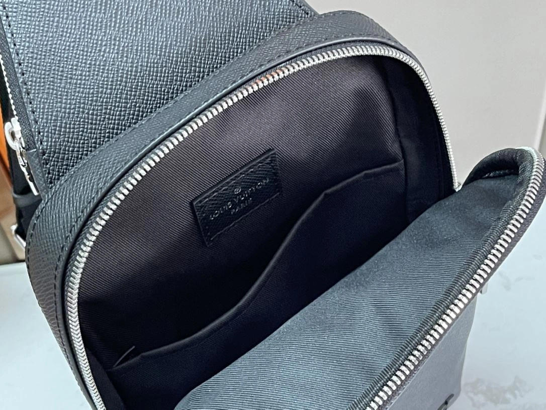 Mens Louis Vuitton Waist Chest Packs Sleek 91627