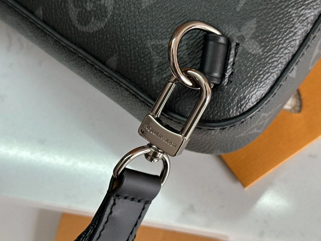 Mens Louis Vuitton Waist Chest Packs ZeroBulk 91700
