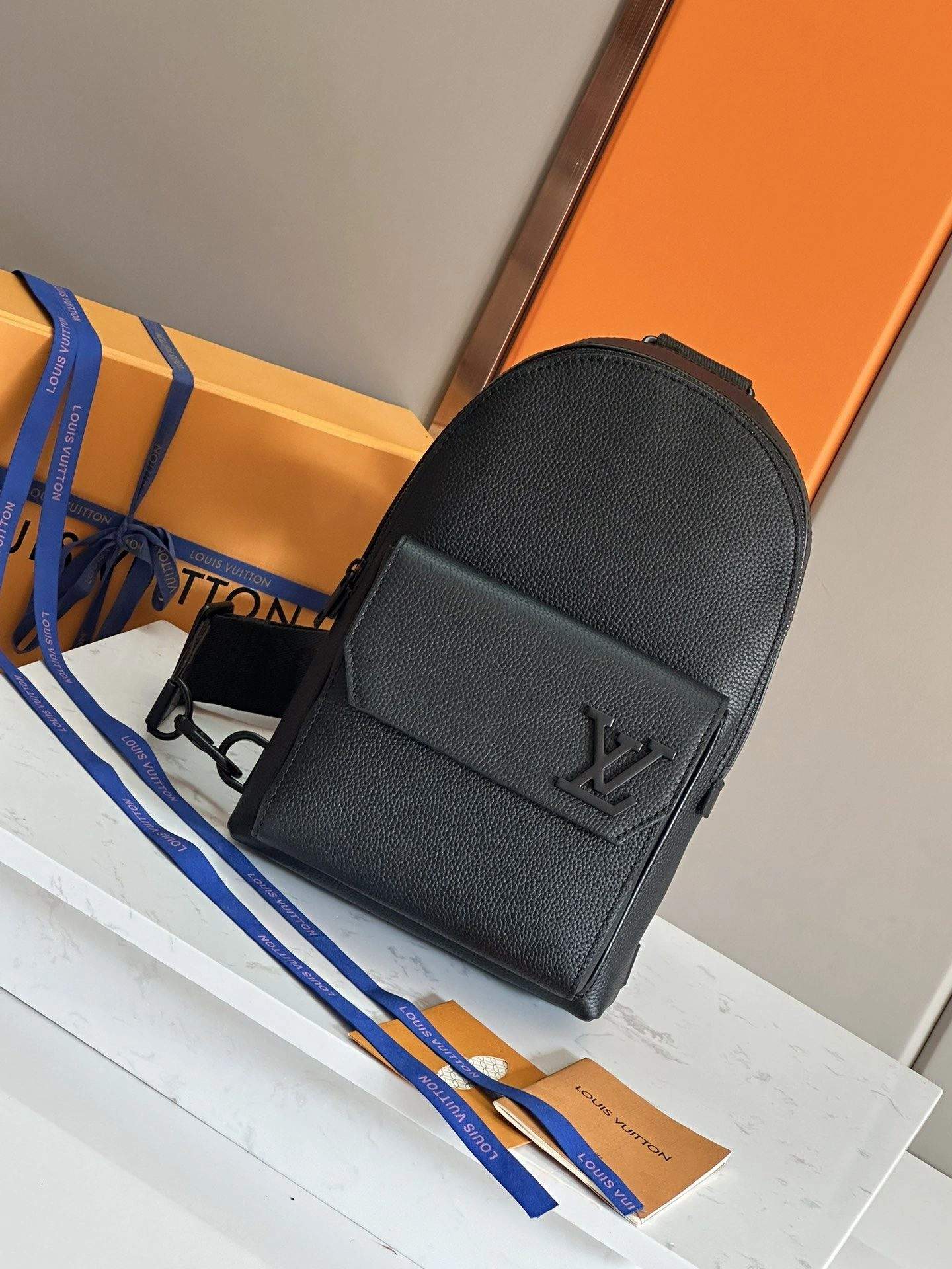 Chic Mens Louis Vuitton Waist Chest Packs 91628