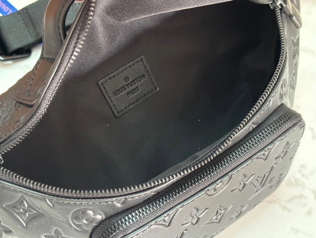 Minimalist Mens Louis Vuitton Waist Chest Packs 91624