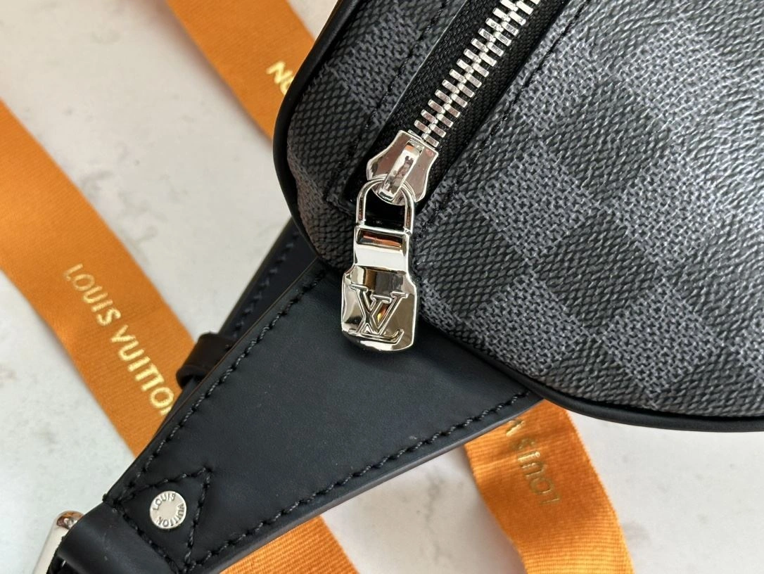 Mens Louis Vuitton Waist Chest Packs Elegant 91621