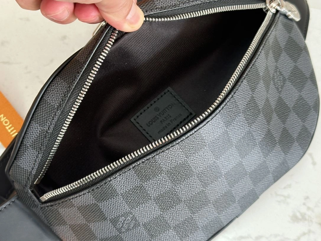 Mens Louis Vuitton Waist Chest Packs Elegant 91621