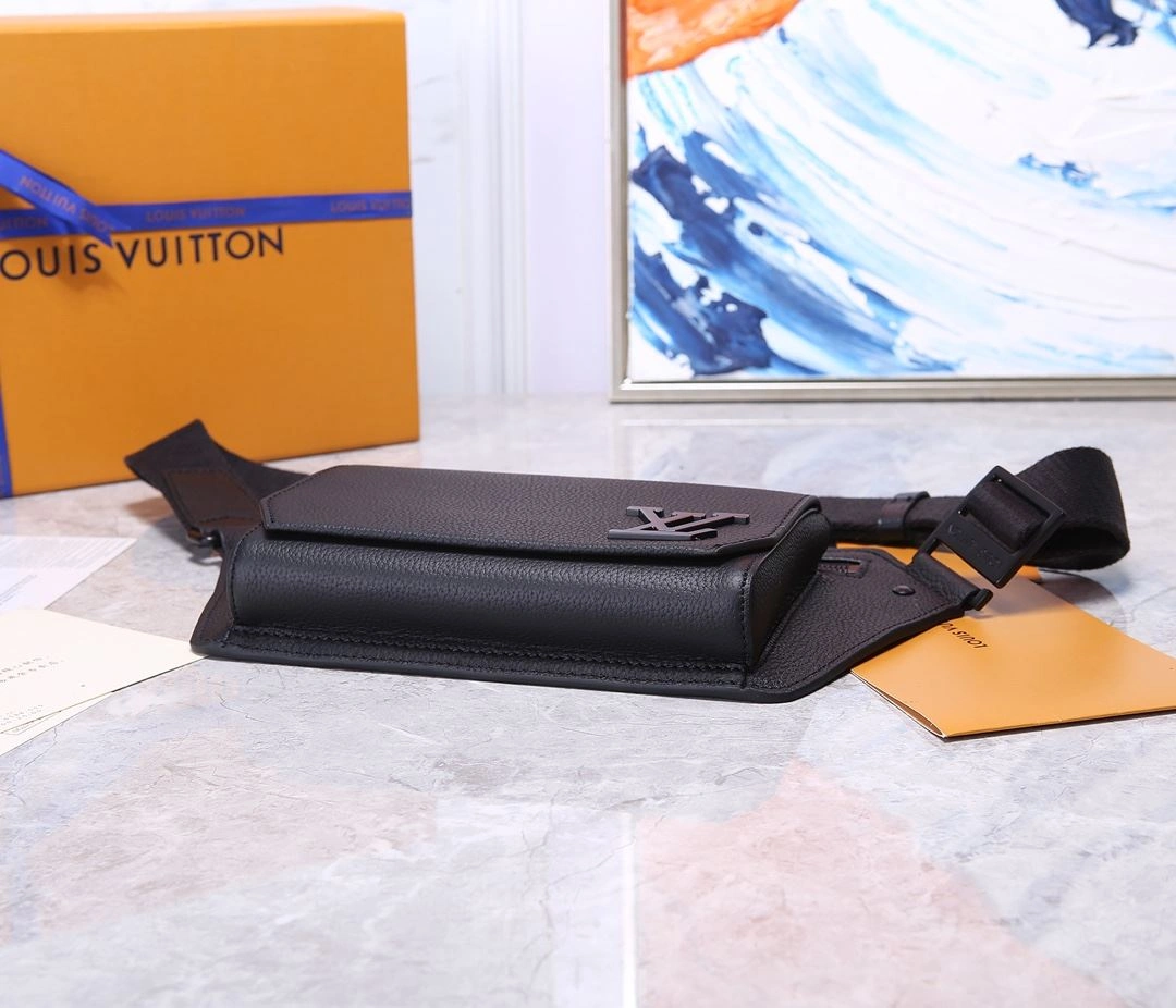Mens Louis Vuitton Waist Chest Packs Durable 91618