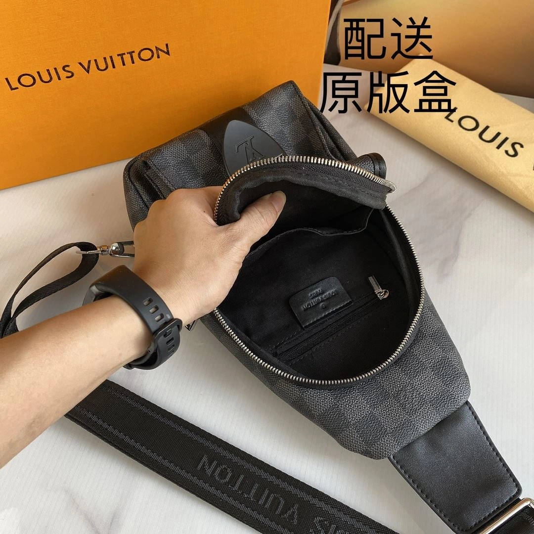 Mens Louis Vuitton Waist Chest Packs EasyMatch 91623